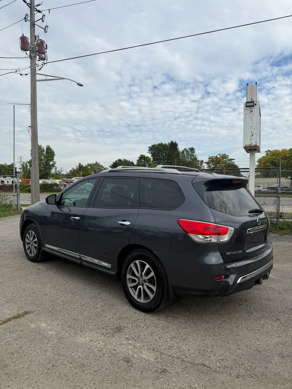 Nissan Pathfinder 2013 photo 2