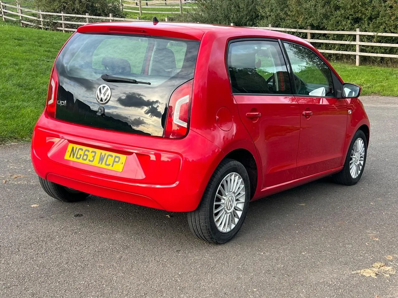 Volkswagen Up 2014 photo 3