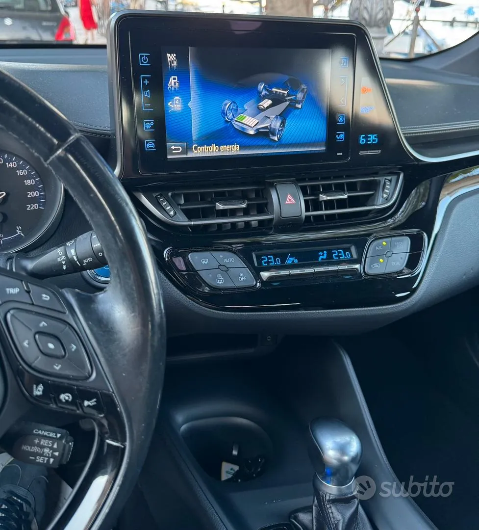 Toyota C-Hr 2018 photo 5