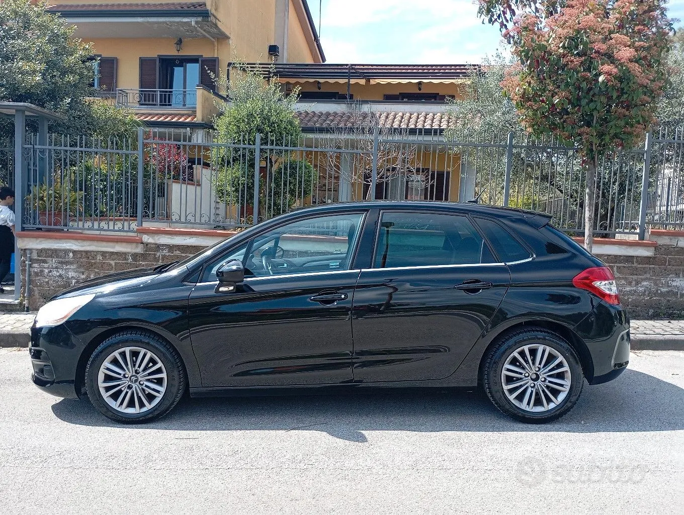 Citroen C4 2011 photo 3
