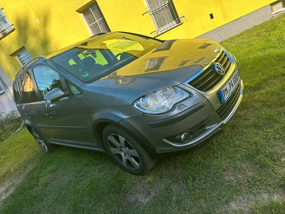 Volkswagen Touran Cross