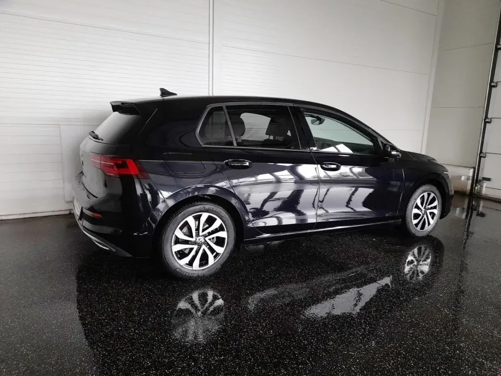 Volkswagen Golf 2023 photo 2
