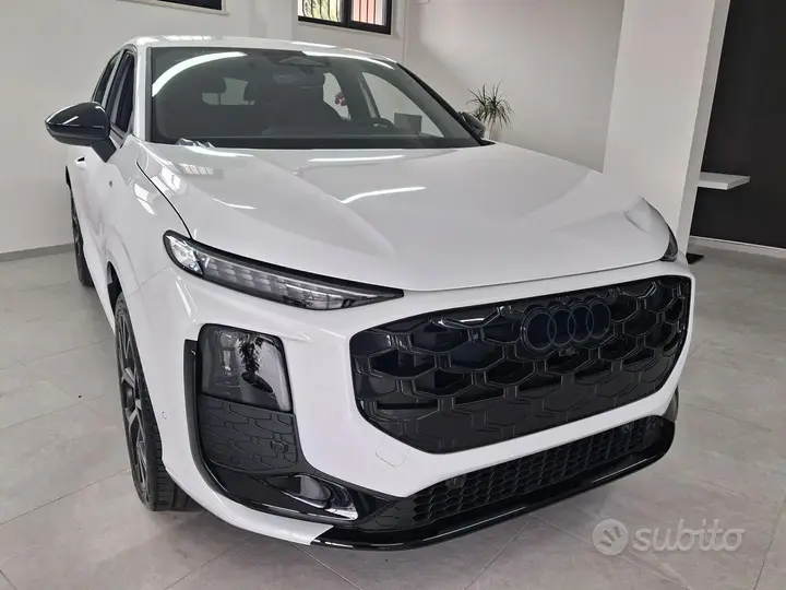 Audi Q3 photo 2