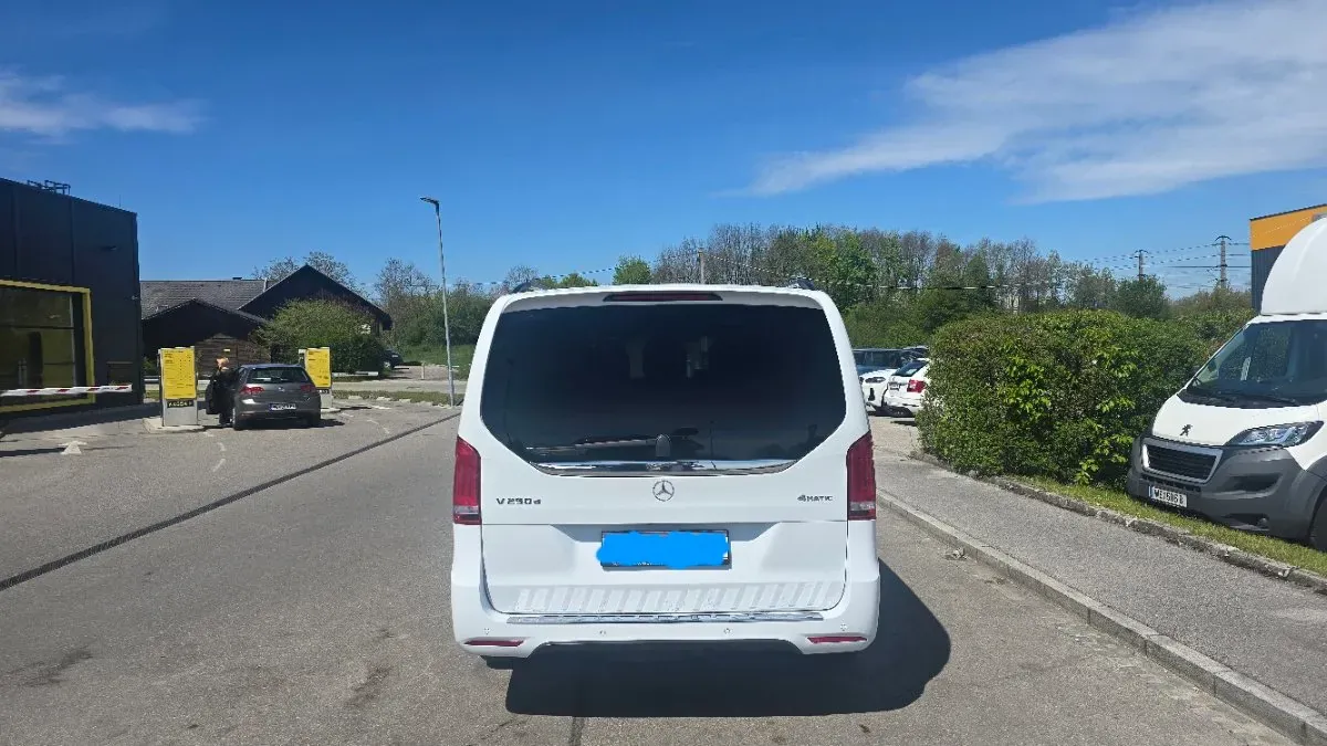 Mercedes-Benz V-Class 2018 photo 2
