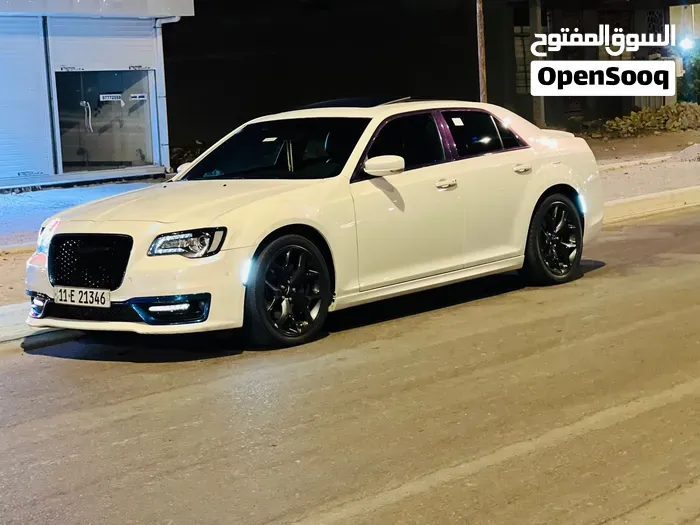 Chrysler 300 2023 photo 3