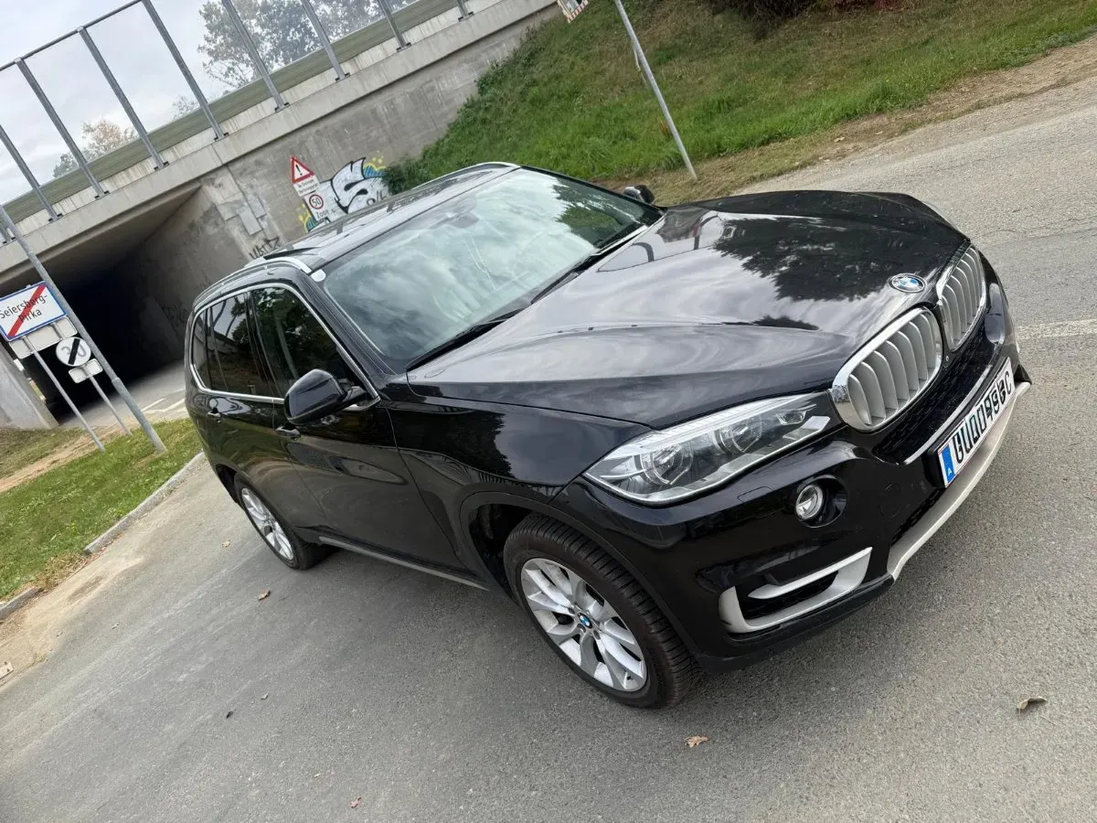 BMW X5 2015 photo 2