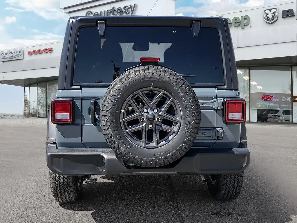 Jeep Wrangler 2026 photo 5