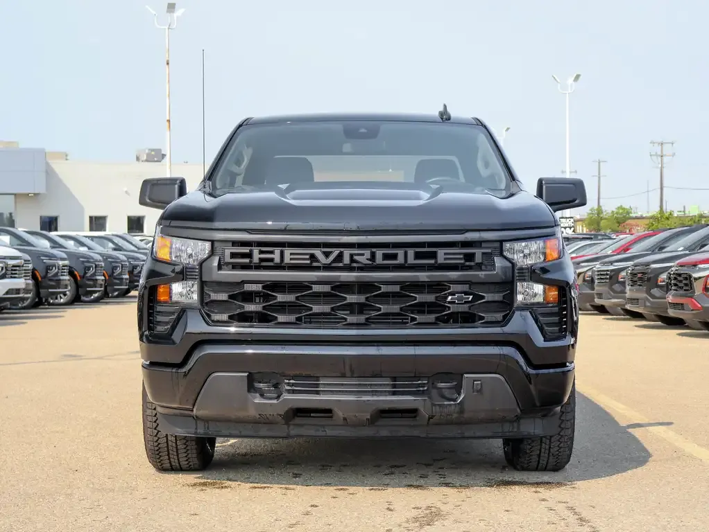 Chevrolet Silverado 1500 2024 photo 3