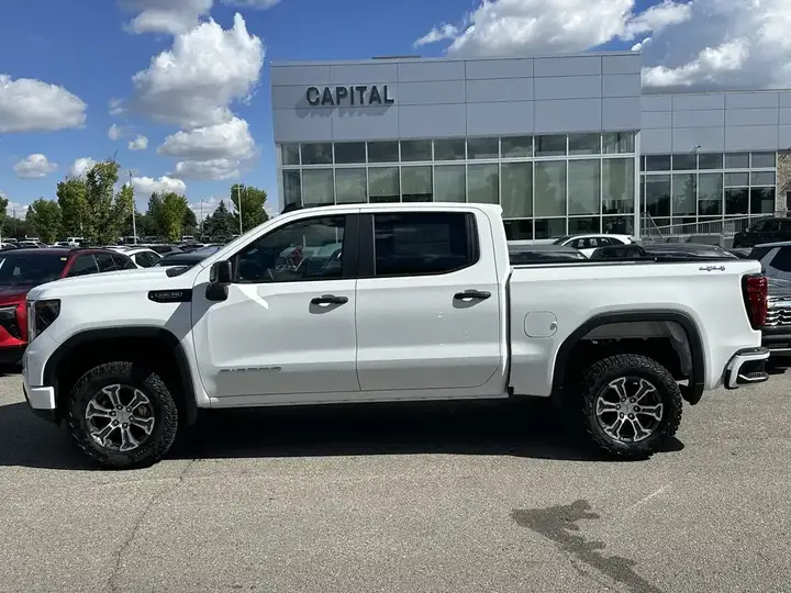 GMC Sierra 1500 2026 photo 3
