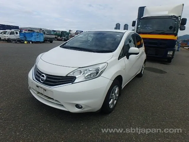 Nissan Note X Dig-S 2014 photo 2