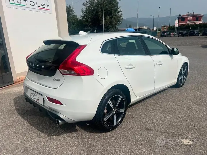 Volvo V40 2018 photo 4