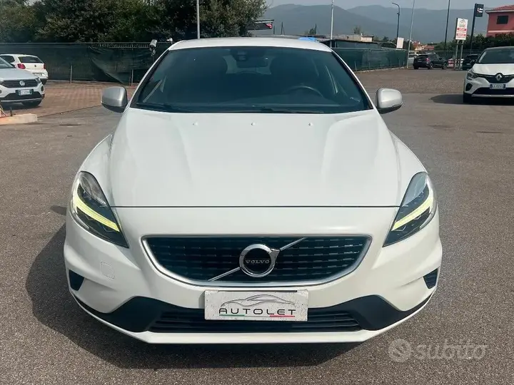 Volvo V40 2018 photo 2