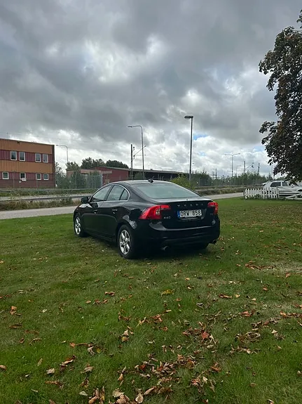 Volvo S60 2013 photo 2