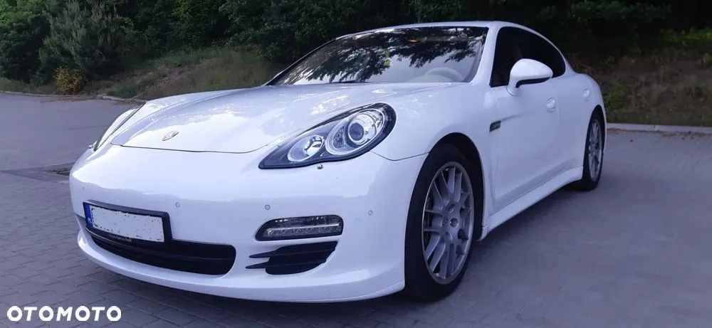 Porsche Panamera 2011 photo 2