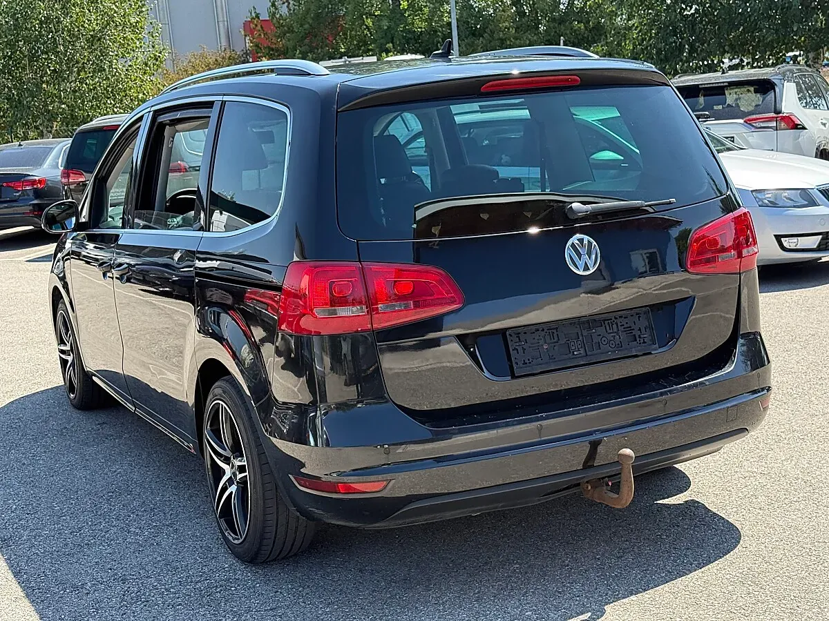Volkswagen Sharan 2012 photo 2