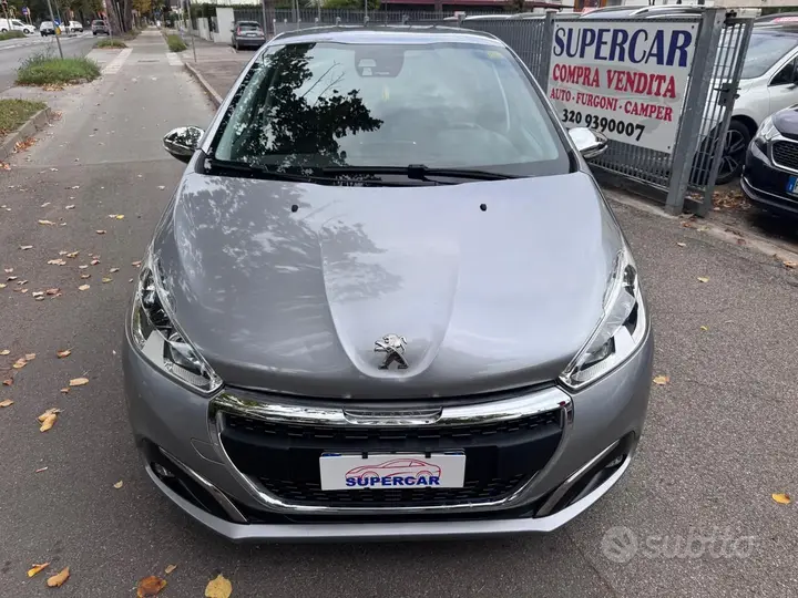 Peugeot 208 2019 photo 2