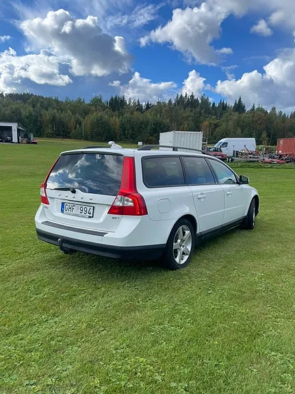 Volvo V70 2008 photo 2
