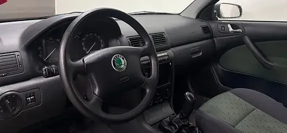 Skoda Octavia 2002 photo 4