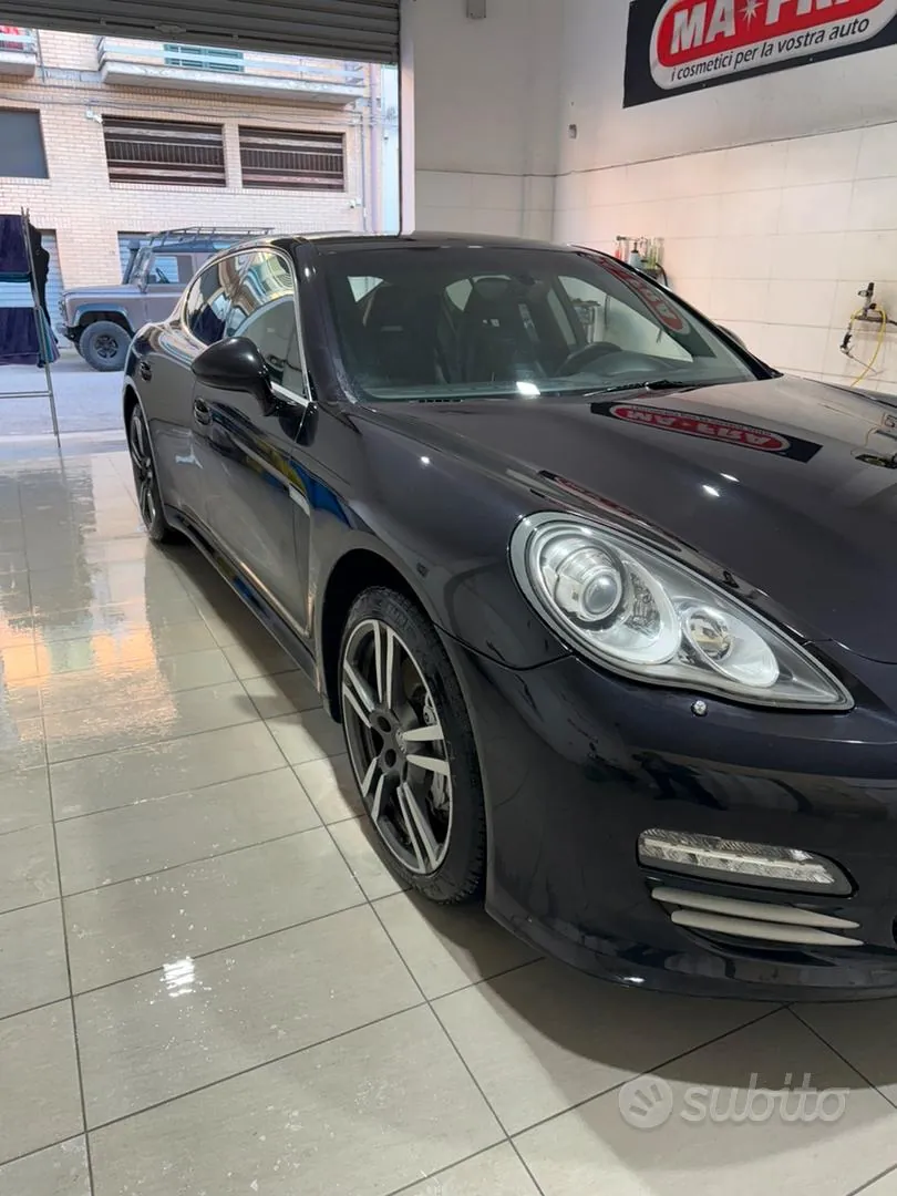 Porsche Panamera 2012 photo 2