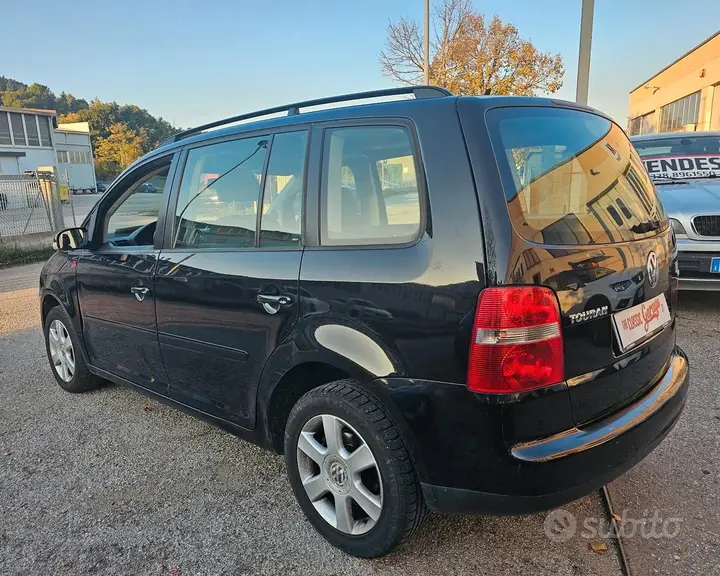 Volkswagen Touran 2006 photo 4