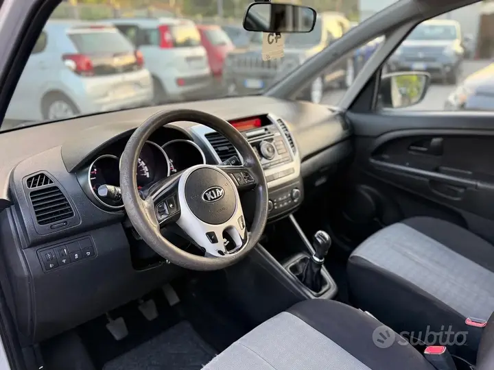 Kia Venga 2015 photo 4