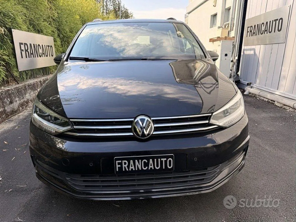Volkswagen Touran 2022 photo 2
