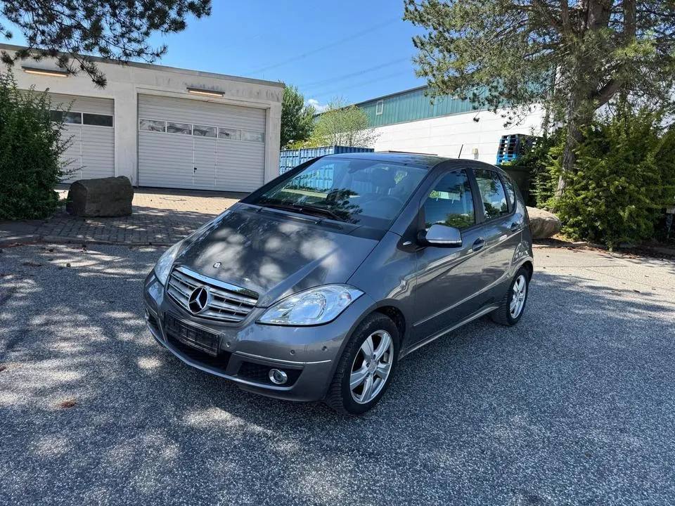 Mercedes-Benz A180
