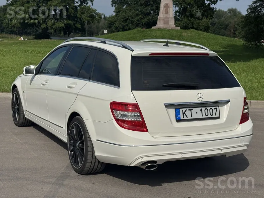 Mercedes-Benz C220 2009 photo 3