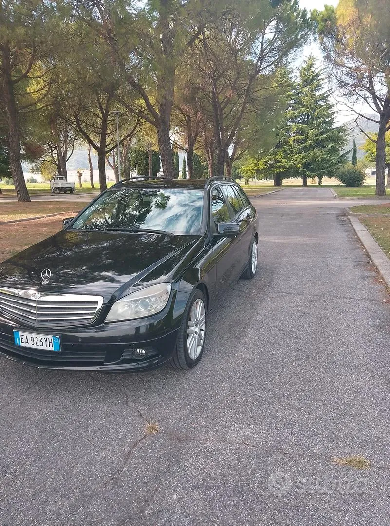 Mercedes-Benz C-Class 2010 photo 2