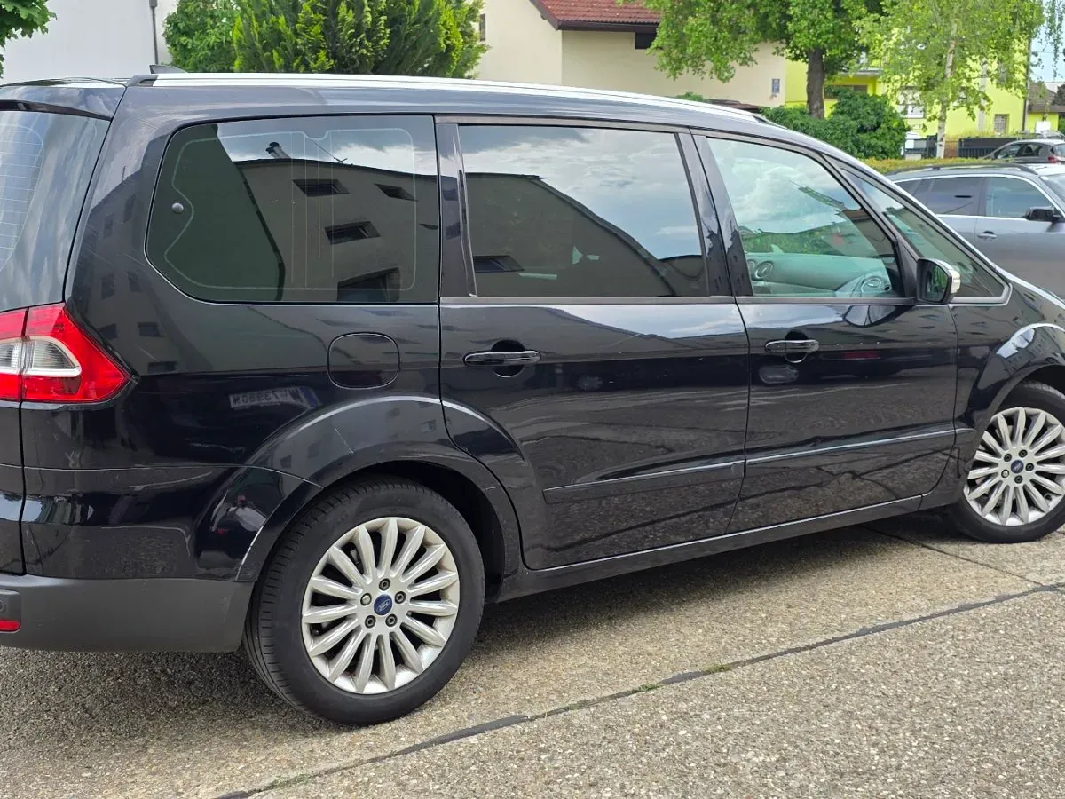 Ford Galaxy 2013 photo 2