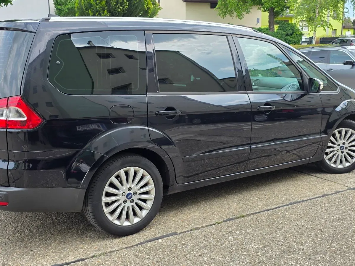 Ford Galaxy 2013 photo 3