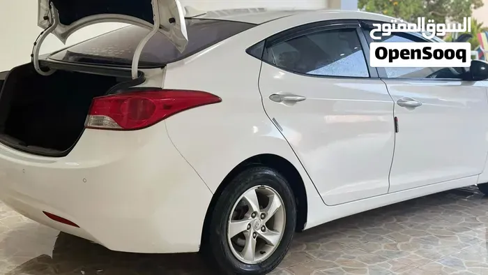 Hyundai Avante 2013 photo 4