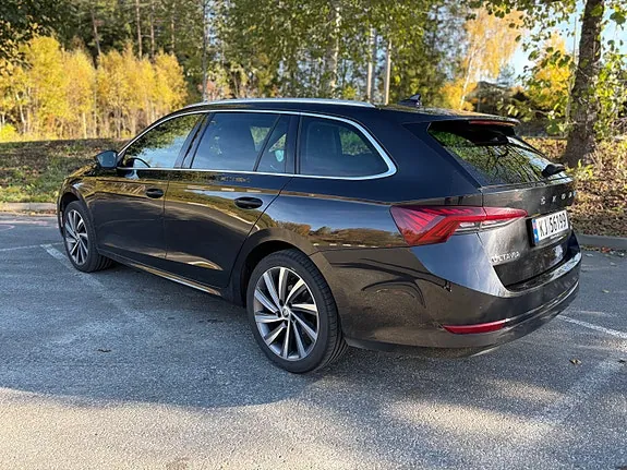 Skoda Octavia 2022 photo 2