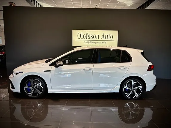 Volkswagen Golf I 2024 photo 2