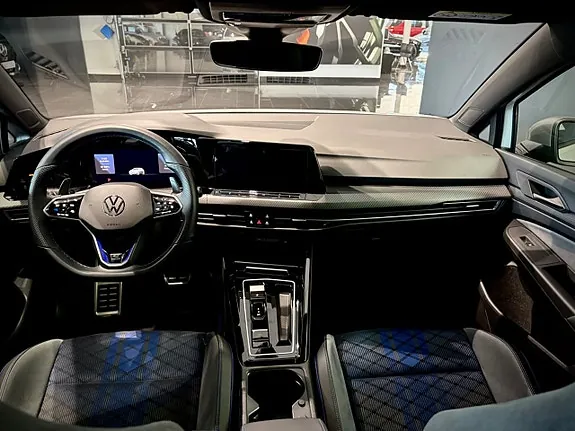 Volkswagen Golf I 2024 photo 3