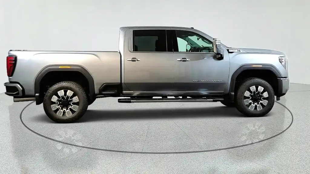 GMC Sierra 2500Hd 2026 photo 2
