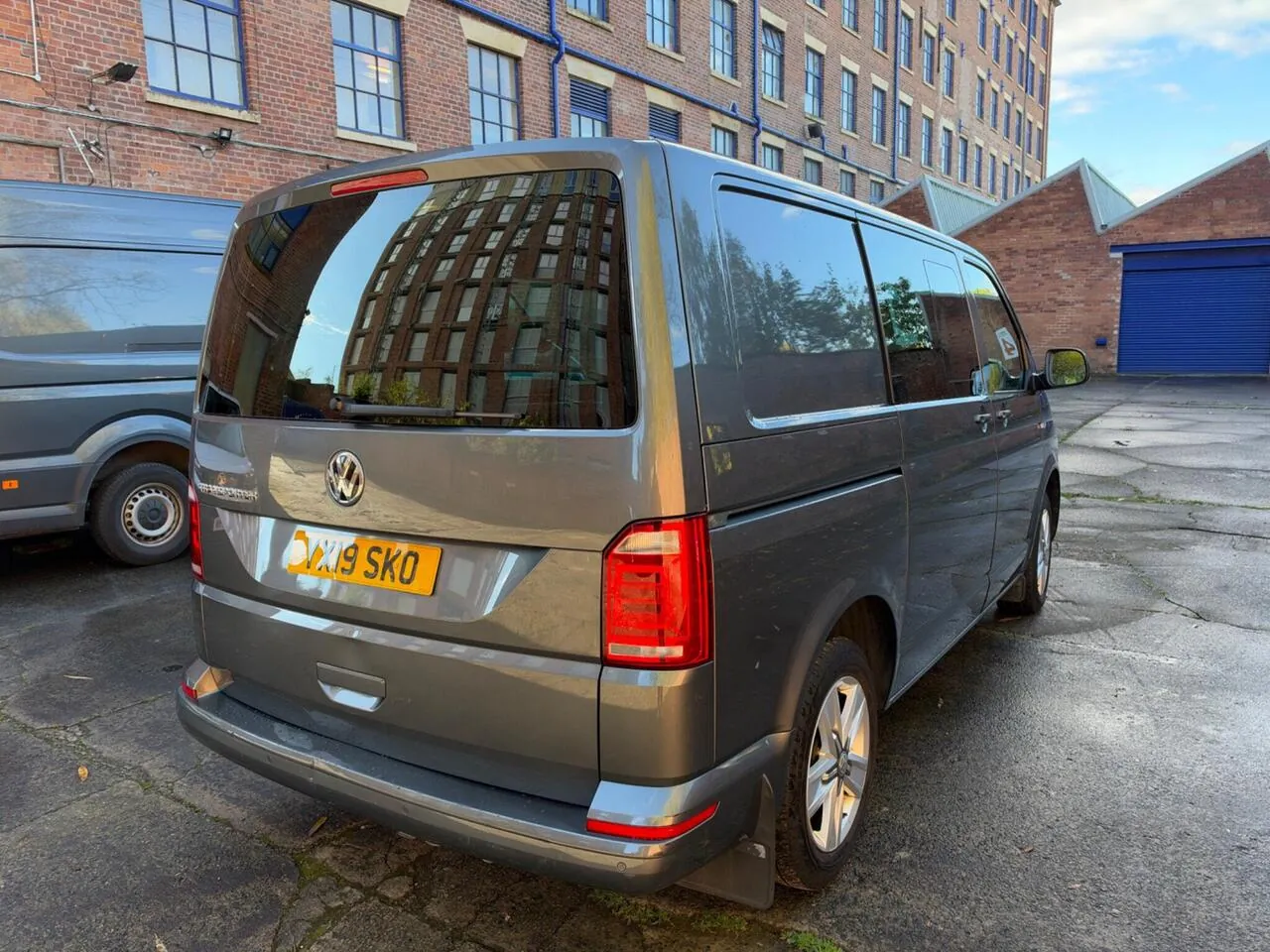 Volkswagen Transporter 2019 photo 3