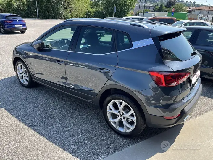 Seat Arona 2023 photo 3