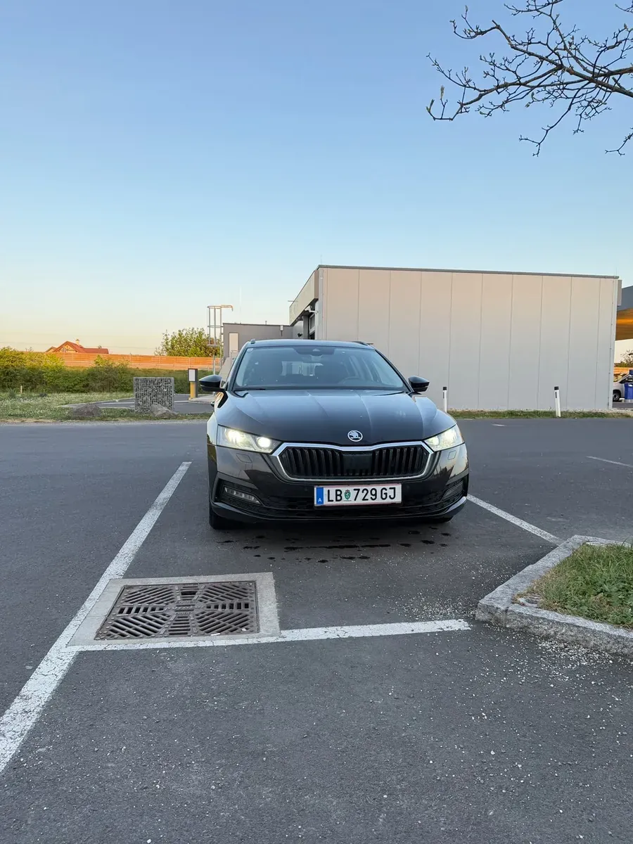 Skoda Octavia 2021 photo 3