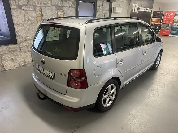 Volkswagen Touran 2008 photo 4