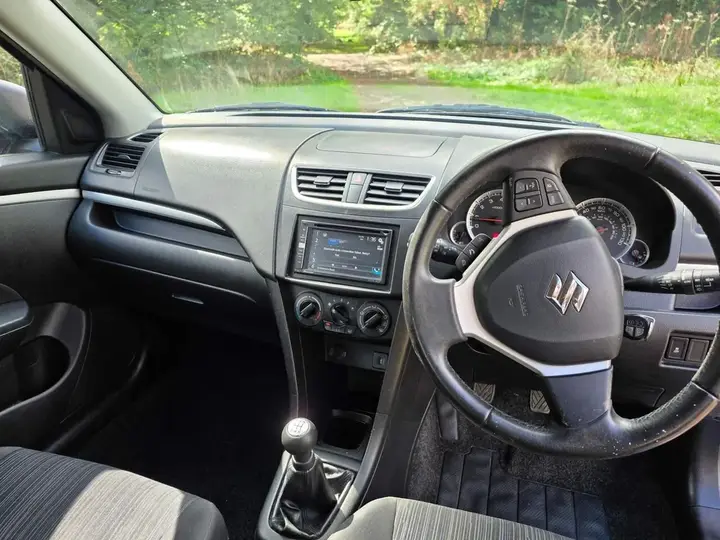 Suzuki Swift 2015 photo 3