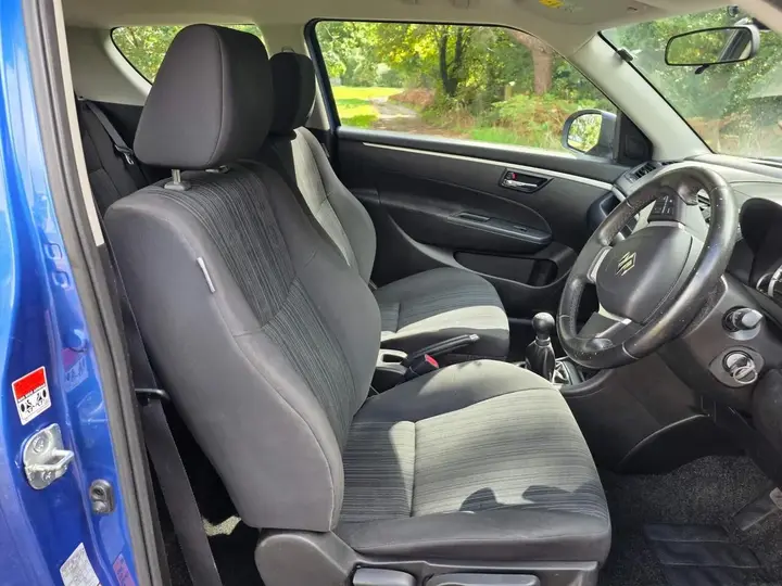 Suzuki Swift 2015 photo 4