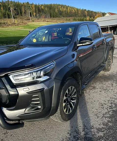 Toyota Hilux 2023 photo 3