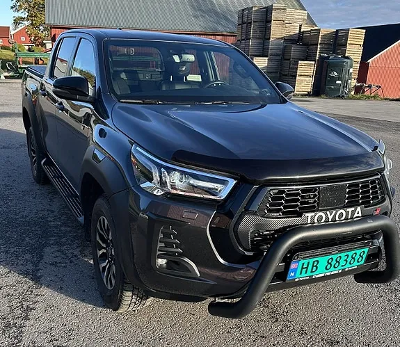 Toyota Hilux 2023 photo 2