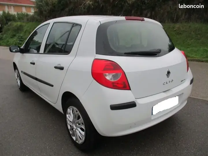 Renault Clio 2007 photo 3