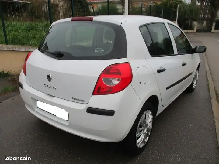 Renault Clio 2007 photo 4