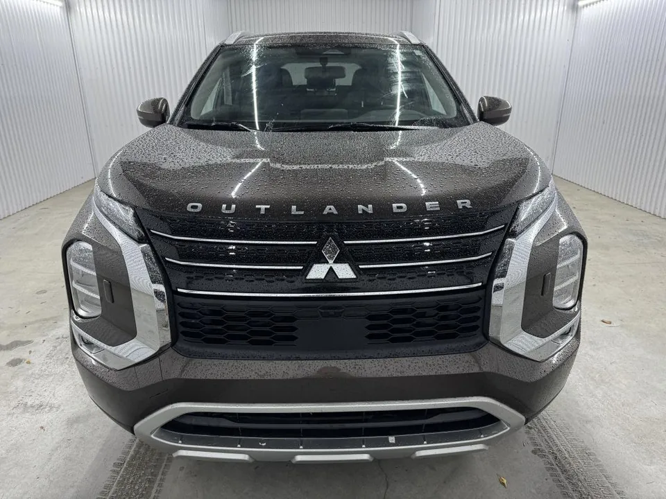 Mitsubishi Outlander 2023 photo 3