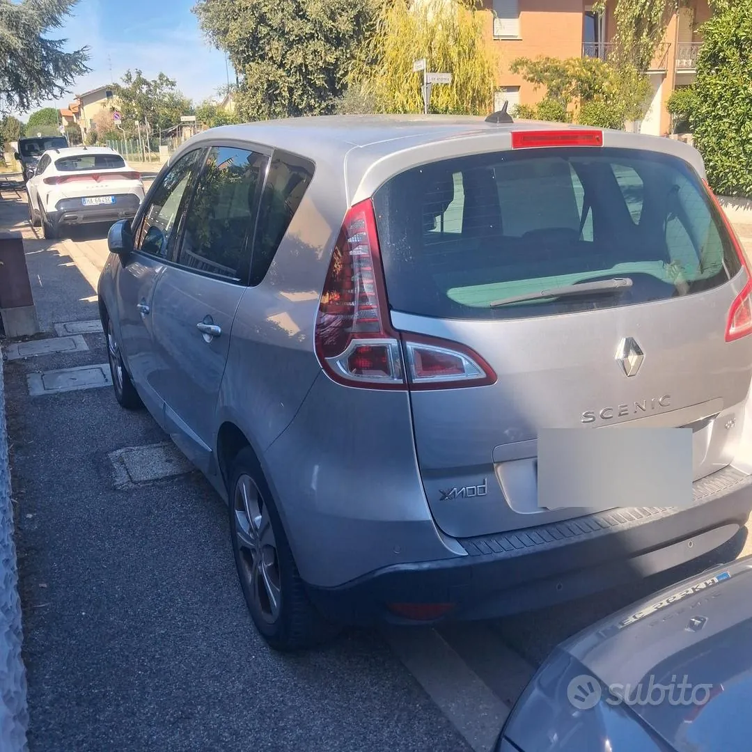 Renault Scenic 2011 photo 4