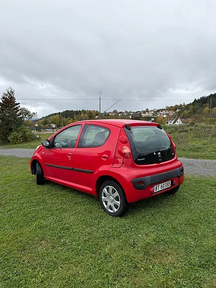 Peugeot 107 2011 photo 3