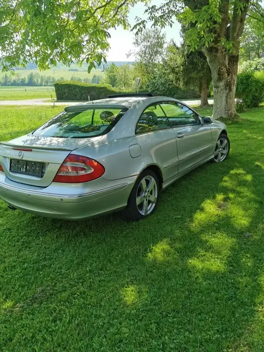 Mercedes-Benz Clk-Class 2003 photo 2